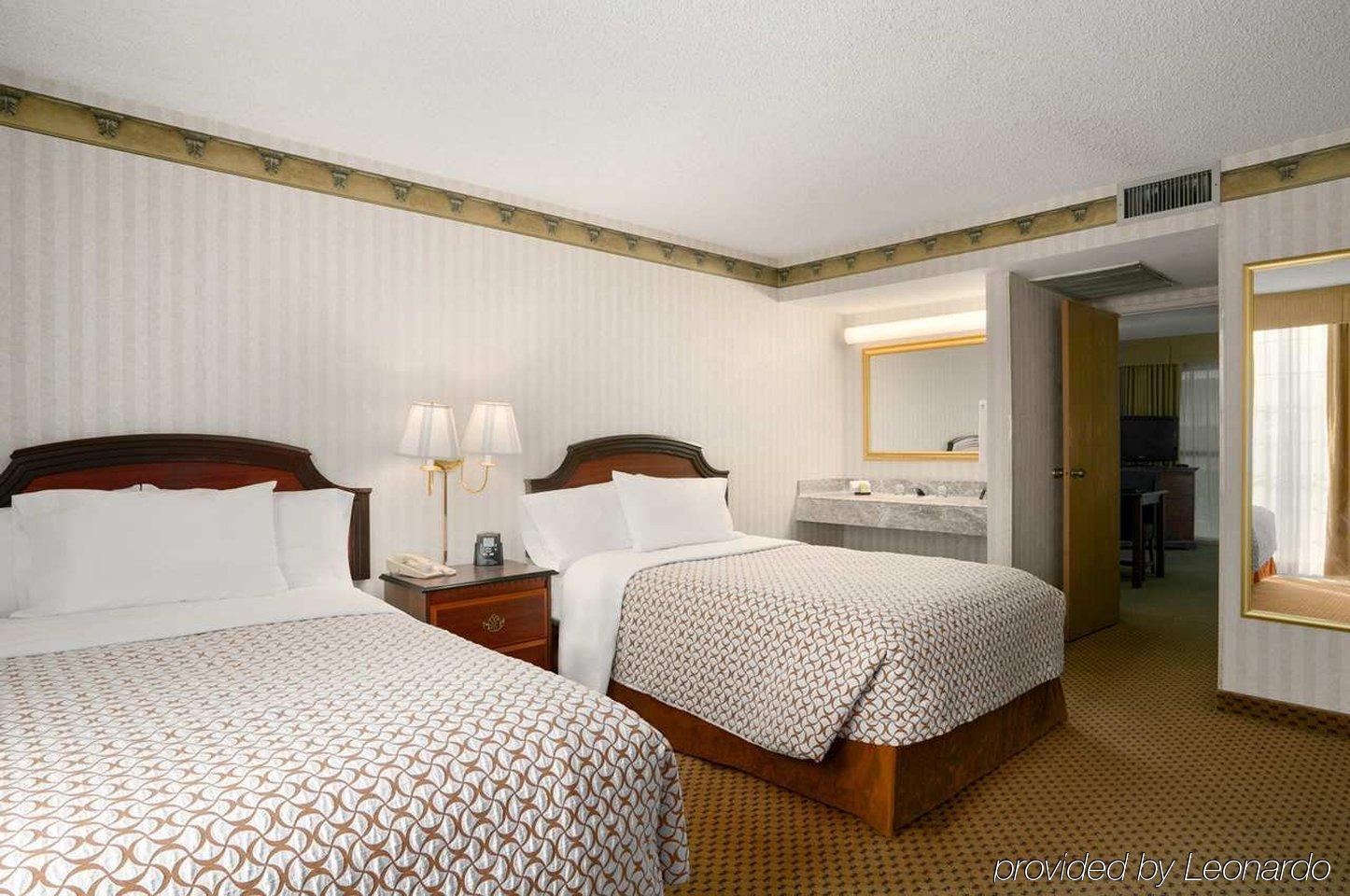 Embassy Suites By Hilton Arcadia-Pasadena Area Exterior photo